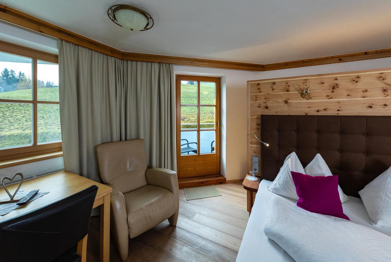 Hotel Und Alpen Apartments Mit Sauna - Buerglhoeh Бишофсхофен Экстерьер фото